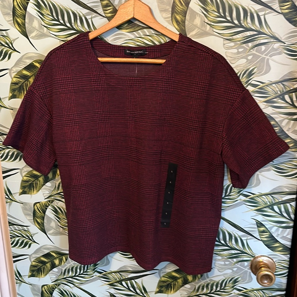 Banana Republic Burgundy Plaid Short Sleeve Top